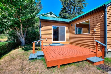 Sunny Deck