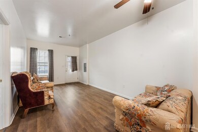 128 Remsen Ave unit A, New Brunswick, NJ 08901 - photo 7