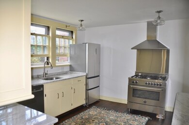 4 Gray Gardens W unit 4, Cambridge, MA 02138 - photo 5