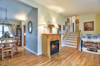 004_Living Room