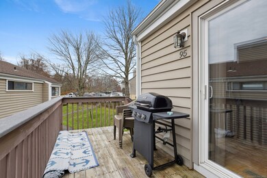 95 Monticello Dr unit 95, Branford, CT 06405 - photo 3