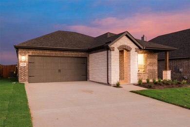 620 Juneau St, Gainesville, TX 76240 - photo 4