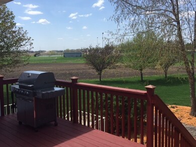 3221 Cobblestone Ct, Cedar Falls, IA 50613 - photo 3