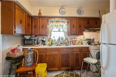 2305 E Walnut St, Des Moines, IA 50317 - photo 4