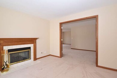 1547 Treeline Ct unit 904, Naperville, IL 60565 - photo 4