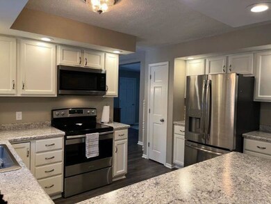 104 Ems D22 Ln, Syracuse, IN 46567 - photo 5