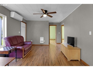 260 Chapman Ln, Springfield, OR 97478 - photo 5