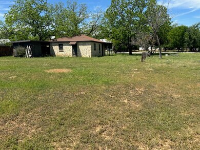 603 Whitney St, Fredericksburg, TX 78624 - photo 5