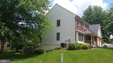 13204 Ben Nevis Ct, Herndon, VA 20171 - photo 3