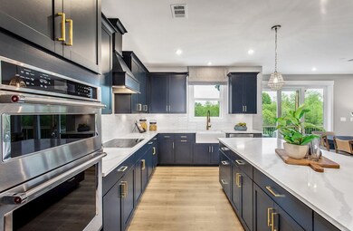 Canton II Kitchen