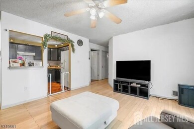 35 Lindsey Ct unit D2, Franklin Park, NJ 08823 - photo 4