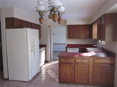 9688 Grist Mill Run, Olmsted Falls, OH 44138 - photo 7