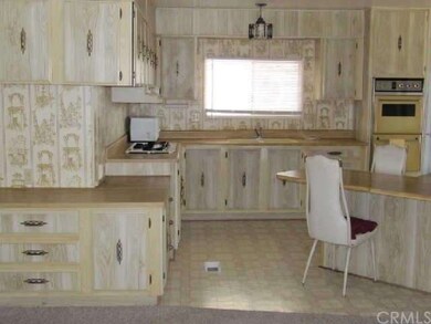 Large kitchen with breakfast nook