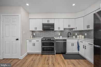 3709 S George Mason Dr unit 1714, Baileys Crossroads, VA 22041 - photo 2