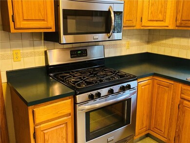 43 Macintosh Ln, Saunderstown, RI 02874 - photo 7