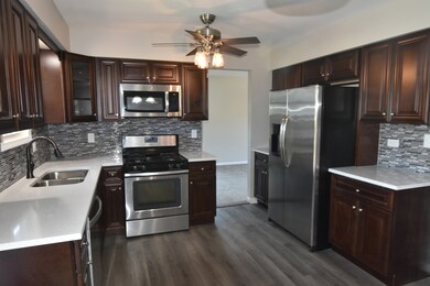 17719 Sycamore Ave, Country Club Hills, IL 60478 - photo 3