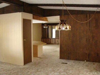 Livingroom/formal dining area