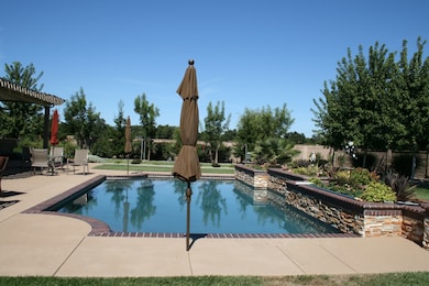 19870 Holstein Ln, Redding, CA 96002 - photo 6