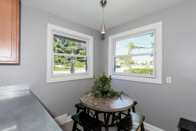 011-Dining_Room-3040413-medium
