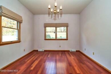 37BarringtonCt-08