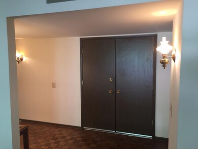 9888 W Spanish Moss Ct, Sun City, AZ 85373 - photo 7