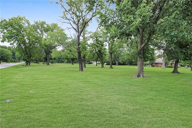 3801 Gabriel Ave, Parsons, KS 67357 - photo 2