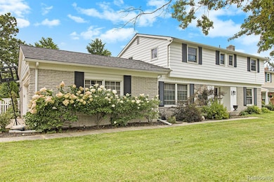 26031 Hidden Ln, Grosse Ile, MI 48138 - photo 4