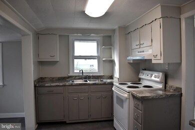 831 S 2nd St, Millville, NJ 08332 - photo 2