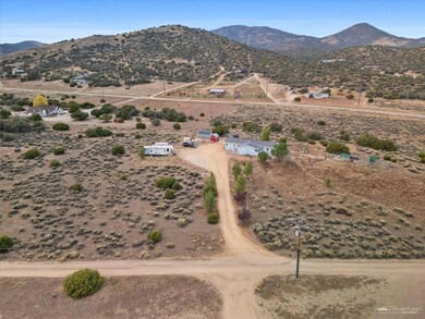 24343 Lalaponzi Ct, Tehachapi, CA 93561 - photo 7