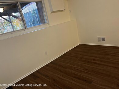 24 Pebble Ln unit 2, Staten Island, NY 10305 - photo 2
