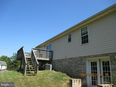 749 Fulton Dr, Strasburg, VA 22657 - photo 2