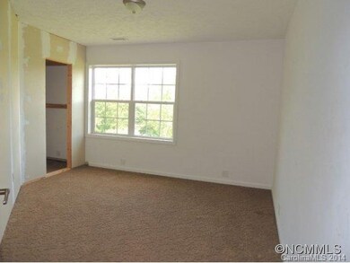 125 Foster Estate Dr, Asheville, NC 28806 - photo 7