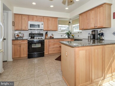 113 Lesha Dr, Morrisville, PA 19067 - photo 7