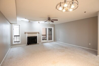 4092 E Eagle Bay Dr unit 50, Bloomington, IN 47401 - photo 5