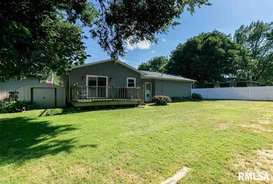 209 27th Avenue Ct, Moline, IL 61265 - photo 4