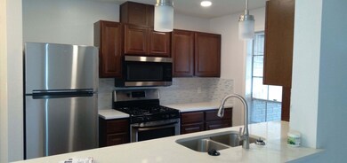 2023 Barnsley Ln, Houston, TX 77088 - photo 3