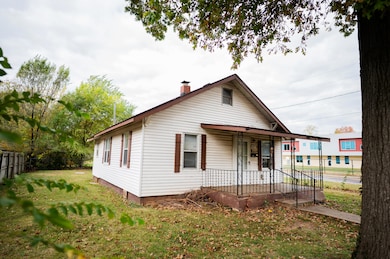 827 N Marion Ave, Springfield, MO 65802 - photo 2