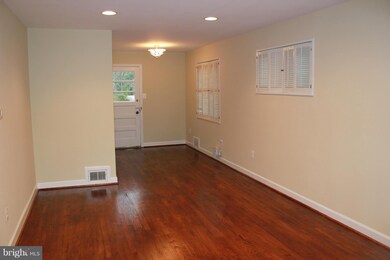 6906 Kenyon Dr, Alexandria, VA 22307 - photo 3