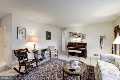 402 Kingsley Rd SW, Vienna, VA 22180 - photo 5