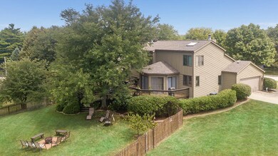 821 Lund Ln, Batavia, IL 60510 - photo 2