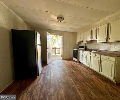 3218 W Belvedere Ave, Baltimore, MD 21215 - photo 7