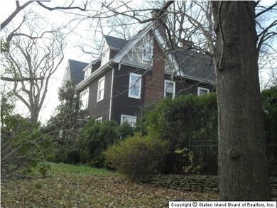 28 E Loop Rd, Staten Island, NY 10304 - photo 3