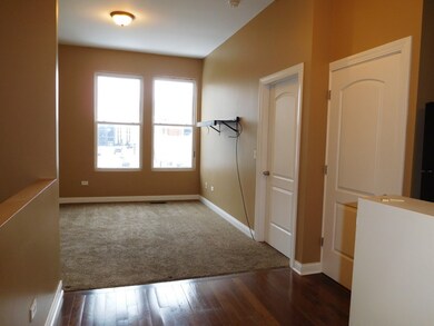 3 W Downer Place unit UPPER, Aurora, IL 60506 - photo 3