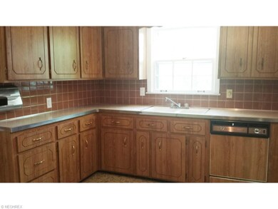 Kitchen with all appliances