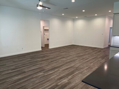 14300 S Hawthorne Hollow Ct, Conroe, TX 77384 - photo 4