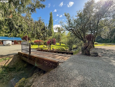 96258 Coos Sumner Ln, Coos Bay, OR 97420 - photo 3