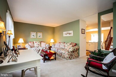 3317 Stone Heather Ct, Herndon, VA 20171 - photo 4