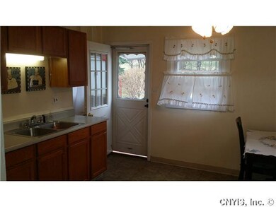 Kitchen 12  x 12  ceiling fan/light