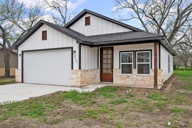 313 Mansfield Rd, Cleburne, TX 76031 - photo 3