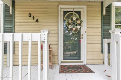 314-E-Ash-St-Mason-MI-windowstill-6